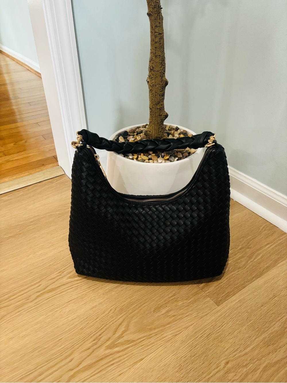 Black Woven Hobo Shoulder Bag - Classic Women's Handbag
